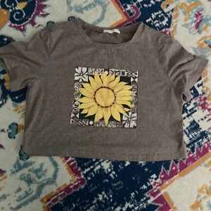 Romwe Flower Crop top Shirt. Small.